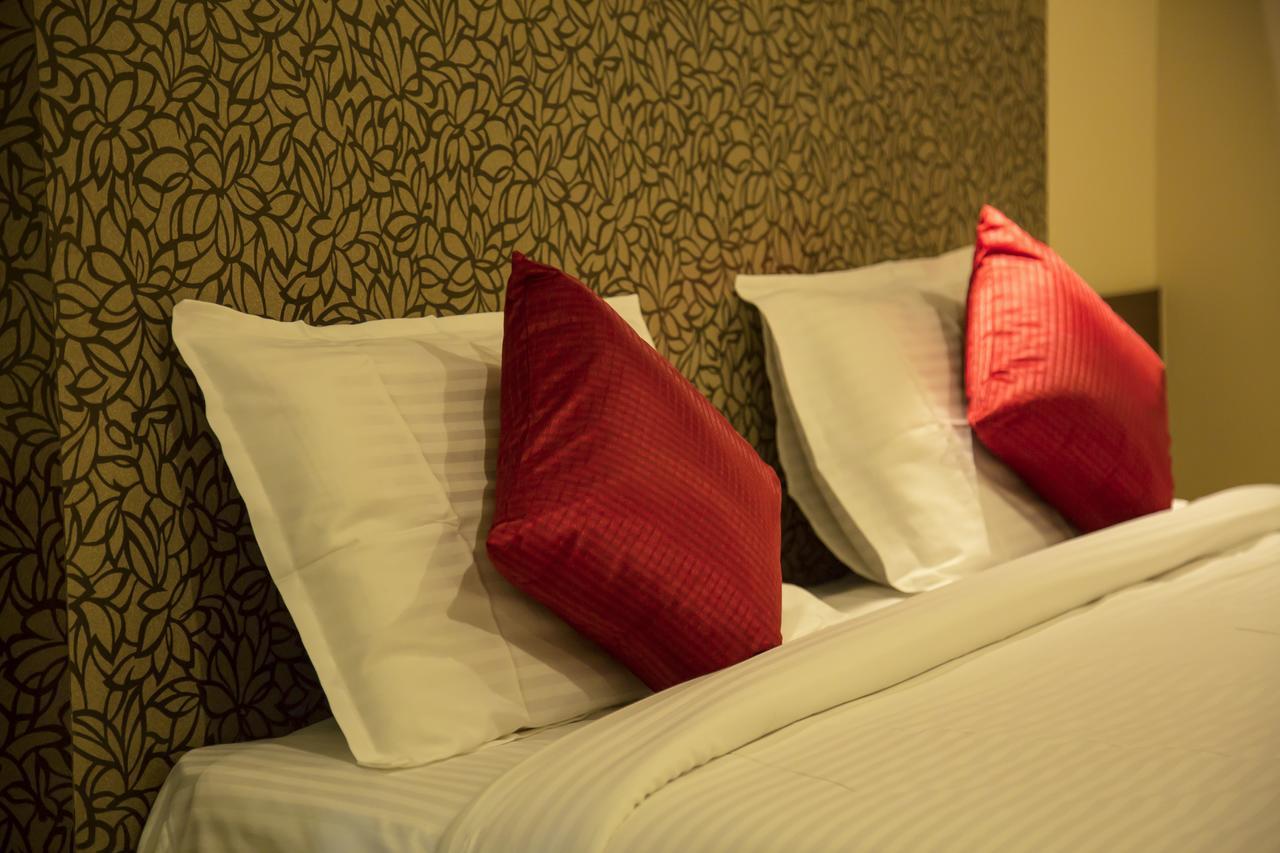 Hotel Sri Sakthi Тирупур Екстериор снимка