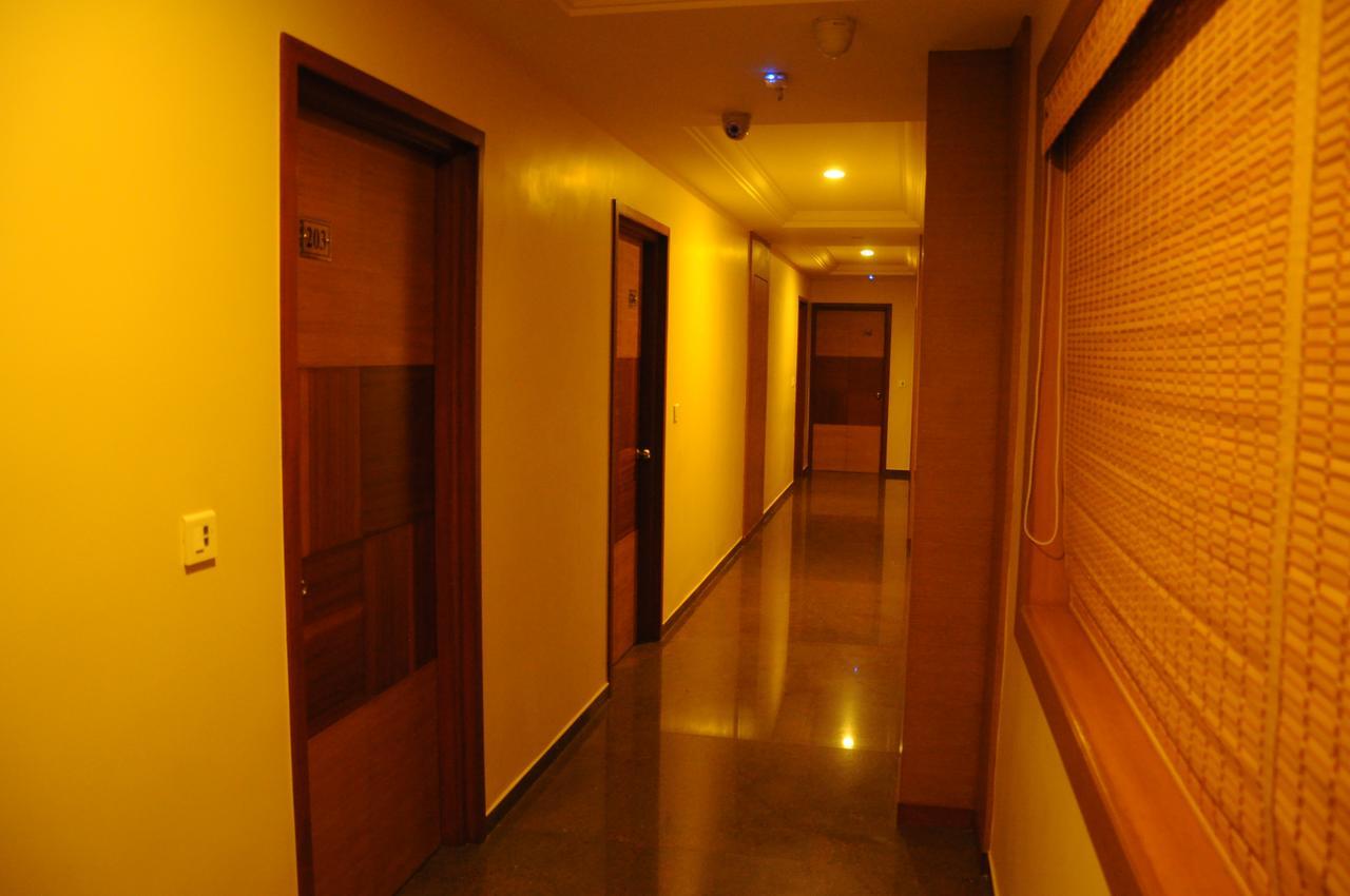 Hotel Sri Sakthi Тирупур Екстериор снимка